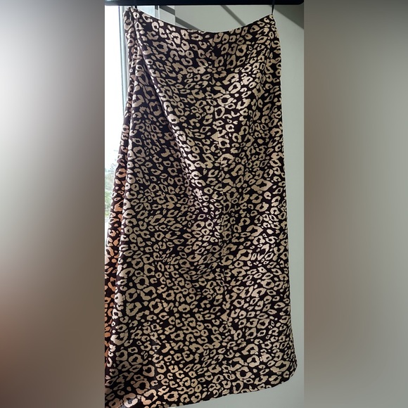 SHEIN All Over Print Split Thigh Skirt- Medium - Picture 3 of 4